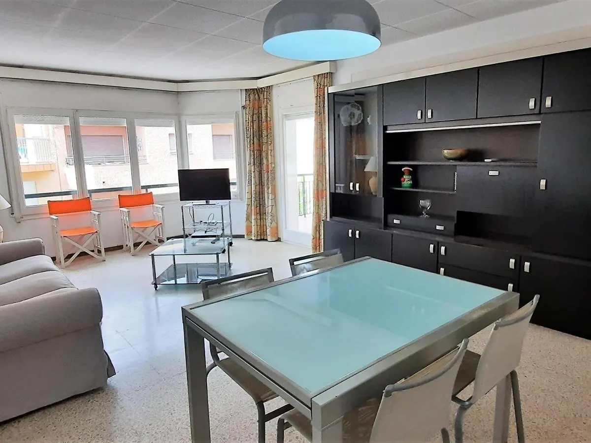 Apartamento En Primera Linea De Playa Con Terraza Y 3 Habitaciones En Llanca - Es-170-71 Spain