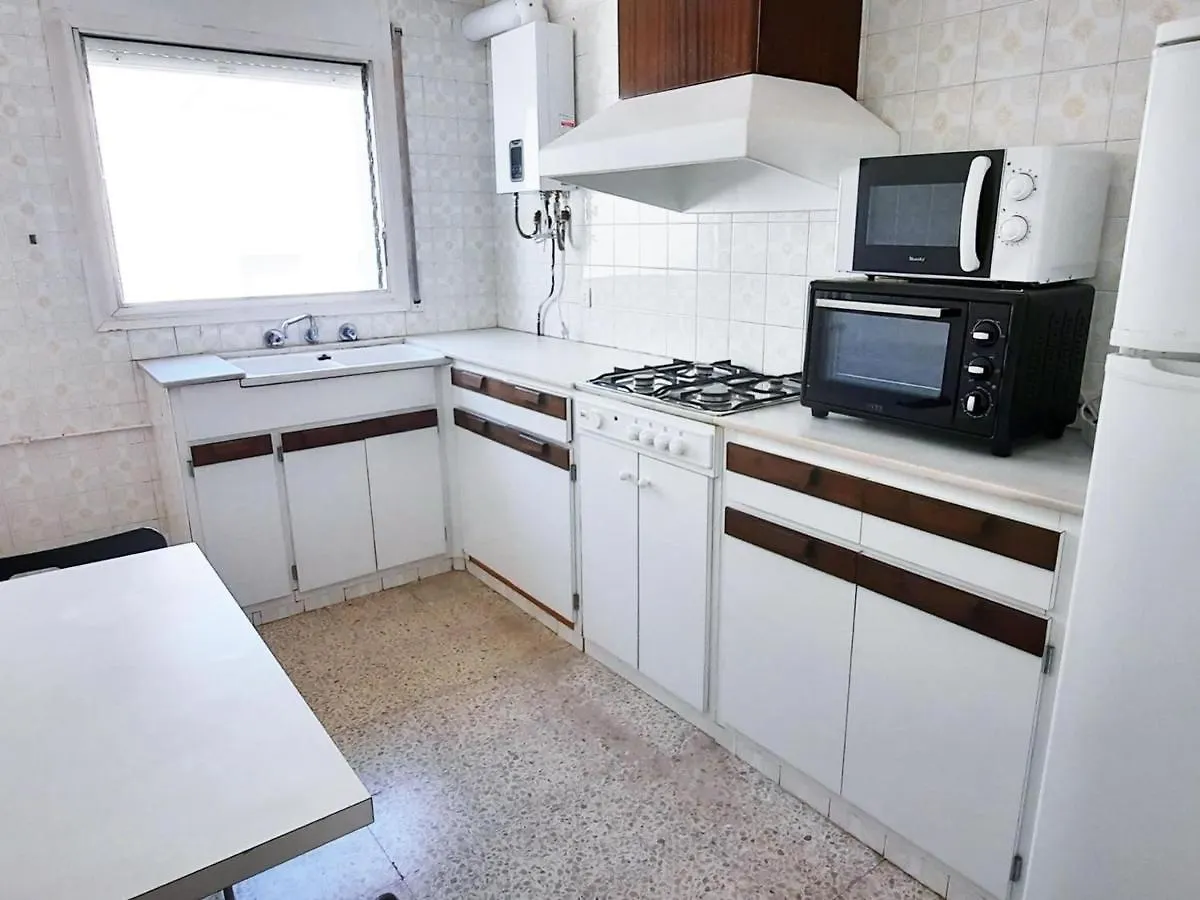 Apartamento En Primera Linea De Playa Con Terraza Y 3 Habitaciones En Llanca - Es-170-71